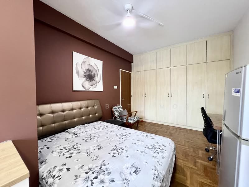 Mandarin Gardens, 5 Siglap Road, Room Rental, 300 sqft, Condominium For Rent, by Elizabeth Mok, 25335750 - Studio - PropertyGuru.com.sg