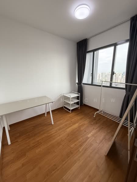 Stirling Residences, 21 Stirling Road, 2 Bedrooms, 678 sqft, Condominium For Rent, by Clement Chew, 25336600 - PropertyGuru.com.sg