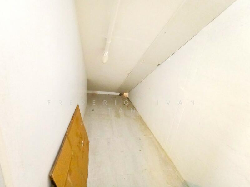 Oxley BizHub, 65 Ubi Road 1, 2,390 sqft, Light Industrial (B1) For Sale, by Frederick Ivan Tan, 25337555 - CommercialGuru.com.sg