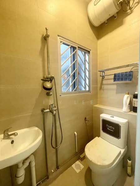 Novena Court, 2 Jalan Novena Barat, 1 Bedroom, 100 sqft, Apartment For Rent, by Ivy Lee, 25338275 - Master bedroom with own toilet - PropertyGuru.com.sg