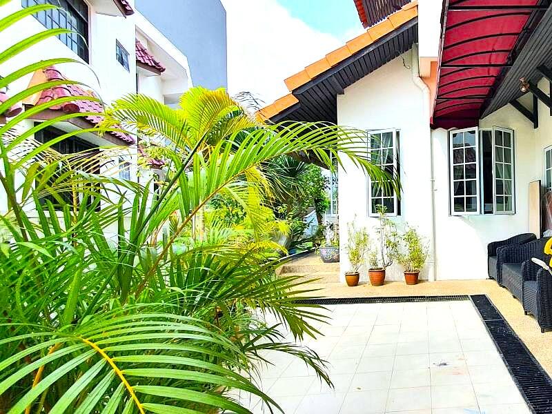 ⭐Spacious Land 13xx PSF⭐ Semi D in D16 Potential for A&A Semi