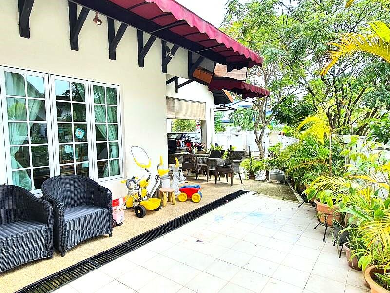 ⭐Spacious Land 13xx PSF⭐ Semi D in D16 Potential for A&A Semi