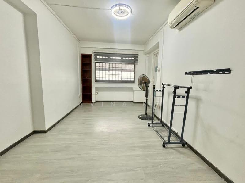 724 Woodlands Avenue 6, 724 Woodlands Avenue 6, Admiralty / Woodlands, 3 Bedrooms, 1,109 sqft, HDB Flat For Rent, by Bhavina Kaur, 25338678 - Master Bedroom - PropertyGuru.com.sg