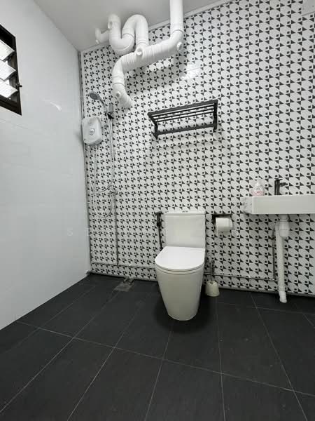 For Rent - 17 Dover Crescent