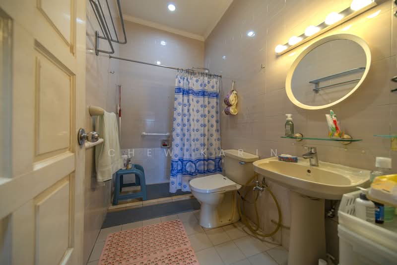 Master Bathroom Original