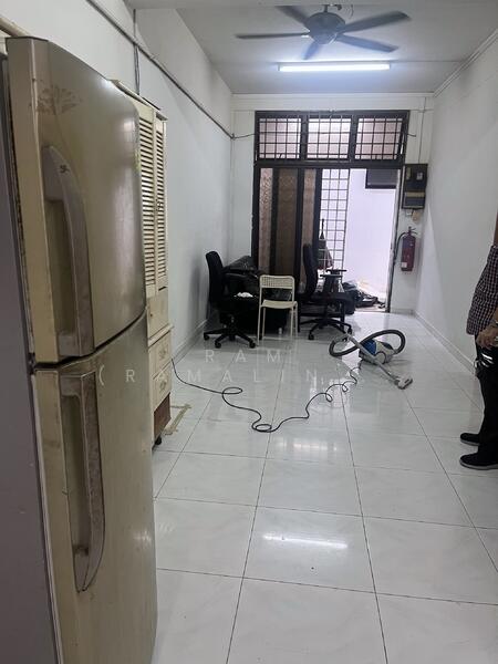 Teacher's Housing Estate, Tagore Avenue, 3 Bedrooms, 1,500 sqft, Terraced House For Rent, by Ram (Ramalingam), 25342861 - PropertyGuru.com.sg