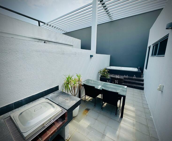 Millage, 55 Changi Road, Eunos / Geylang / Paya Lebar, 2 Bedrooms, 947 sqft, Condominium For Sale, by Nur Hanani Ahmad Hahnemann, 25343072 - outdoor patio - PropertyGuru.com.sg
