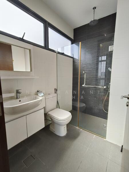 Millage, 55 Changi Road, Eunos / Geylang / Paya Lebar, 2 Bedrooms, 947 sqft, Condominium For Sale, by Nur Hanani Ahmad Hahnemann, 25343072 - master ensuite bathroom - PropertyGuru.com.sg
