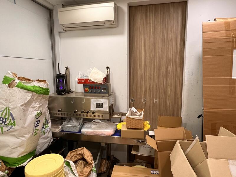 Mapex, 37 Jalan Pemimpin, 1,647 sqft, Light Industrial (B1) For Sale, by Julie Goh, 25343248 - CommercialGuru.com.sg