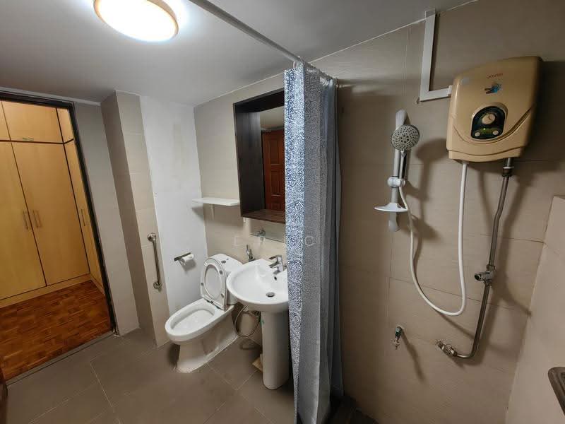 Lakeview Estate, 97A Upper Thomson Road, Ang Mo Kio / Bishan / Thomson, Room Rental, 130 sqft, Apartment For Rent, by Eric Lai, 25343605 - Bathroom - PropertyGuru.com.sg