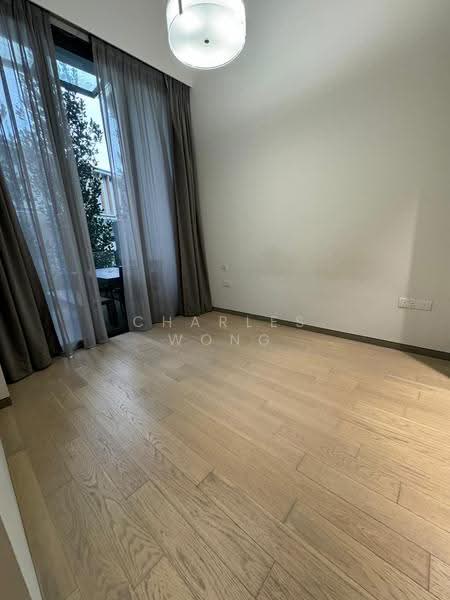 Robin Residences, 3 Robin Drive, Tanglin / Holland / Bukit Timah, 3 Bedrooms, 1,195 sqft, Condominium For Rent, by Charles Wong, 25344142 - Master Bedroom - PropertyGuru.com.sg