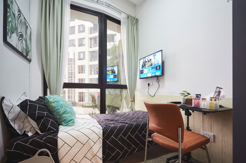 Eastpoint Green, 1 Simei Street 3, Room Rental, 200 sqft, Condominium For Rent, by Iris T. 张文珊, 25344342 - Cozy Condo Common Room with Own Smart TV! - PropertyGuru.com.sg