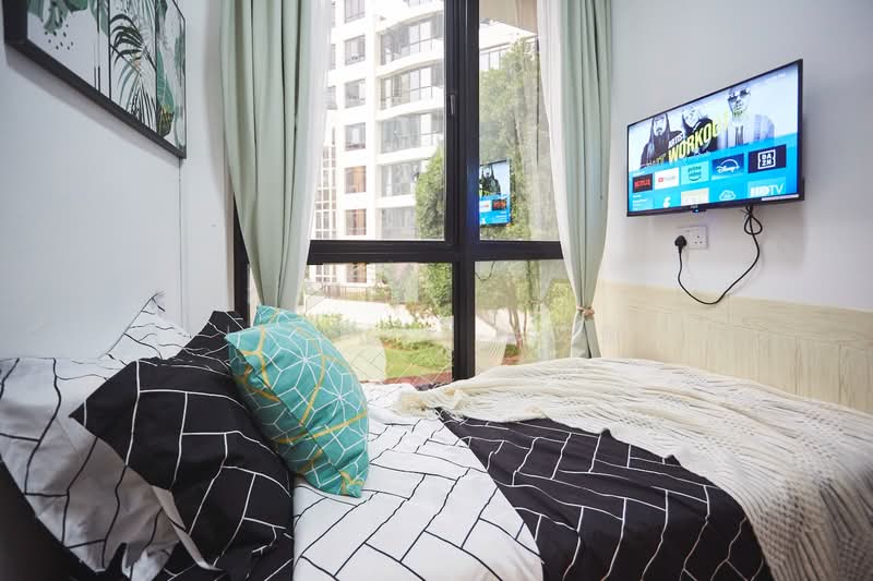 Eastpoint Green, 1 Simei Street 3, Room Rental, 200 sqft, Condominium For Rent, by Iris T. 张文珊, 25344342 - Cozy Condo Common Room with Own Smart TV! - PropertyGuru.com.sg