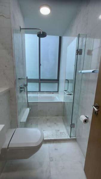 One Devonshire, 1 Devonshire Road, Orchard / River Valley, 3 Bedrooms, 1,291 sqft, Condominium For Rent, by Joseph Tan 陈嘉闻, 25345841 - Master Bath - PropertyGuru.com.sg