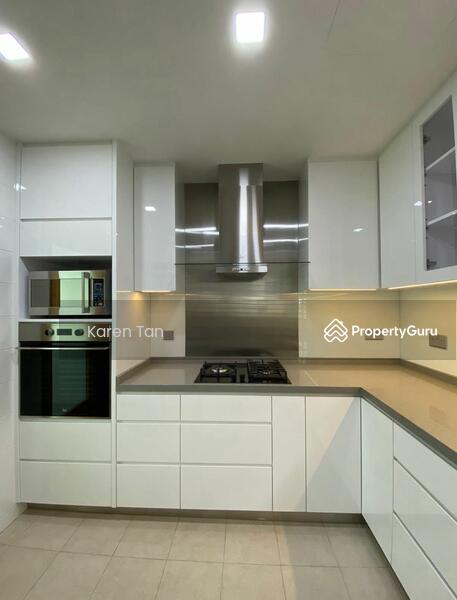 Kitchen overview 