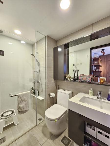 Botanique at Bartley, 233 Upper Paya Lebar Road, Hougang / Punggol / Sengkang, 2 Bedrooms, 732 sqft, Condominium For Sale, by Viona Toh, 25347083 - Common bathroom - PropertyGuru.com.sg