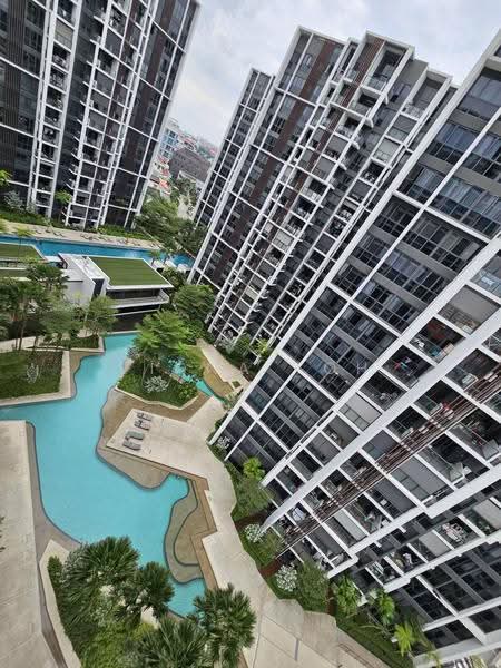 Botanique at Bartley, 233 Upper Paya Lebar Road, Hougang / Punggol / Sengkang, 2 Bedrooms, 732 sqft, Condominium For Sale, by Viona Toh, 25347083 - Pool view from balcony, quiet facing, away from road noise - PropertyGuru.com.sg