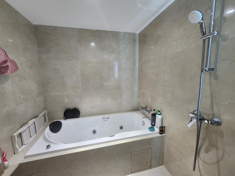 Emerald Garden Condominium For Sale at S$ 3,980,000 | PropertyGuru Singapore - Master ensuite with jacuzzi tub