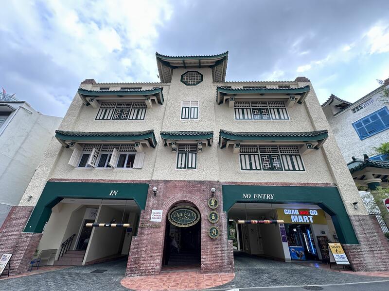 Emerald Garden Condominium For Sale at S$ 3,980,000 | PropertyGuru Singapore