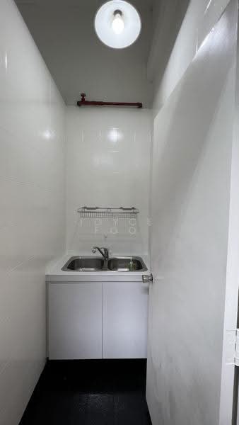 Tip Top Condition South Bridge Road 2nd Sty with Attic Shophouse, South Bridge Road, Boat Quay / Raffles Place / Marina, 1,594 sqft, Office For Rent, by Joyce Foo, 25347408 - CommercialGuru.com.sg