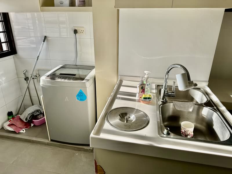 145 Lorong 2 Toa Payoh, 145 Lorong 2 Toa Payoh, Room Rental, 120 sqft, HDB Flat For Rent, by Adrian Lim, 25347951 - PropertyGuru.com.sg