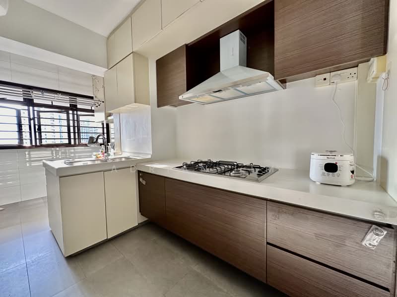 145 Lorong 2 Toa Payoh, 145 Lorong 2 Toa Payoh, Room Rental, 120 sqft, HDB Flat For Rent, by Adrian Lim, 25347951 - PropertyGuru.com.sg