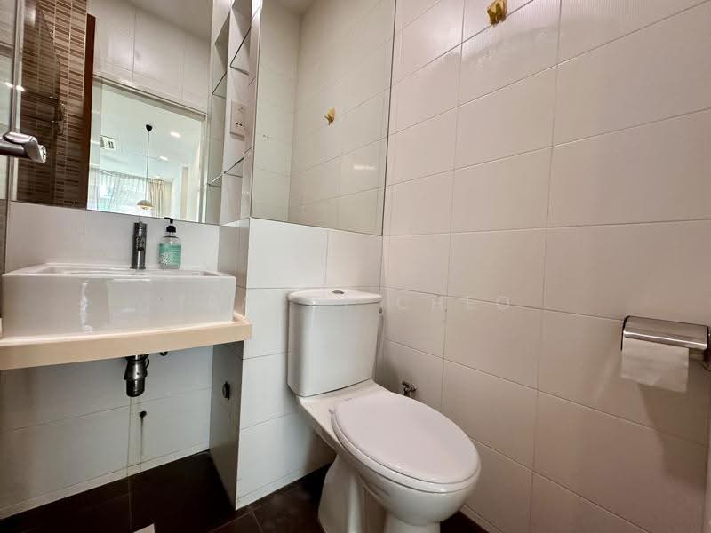 Aquarine Gardens, 91 Upper East Coast Road, East Coast / Marine Parade, 3 Bedrooms, 1,077 sqft, Apartment For Rent, by Tracci Cheo, 25348237 - Common Bathroom - PropertyGuru.com.sg