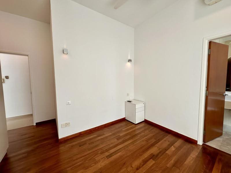 Aquarine Gardens, 91 Upper East Coast Road, East Coast / Marine Parade, 3 Bedrooms, 1,077 sqft, Apartment For Rent, by Tracci Cheo, 25348237 - Bedroom 1 (ensuite) - PropertyGuru.com.sg