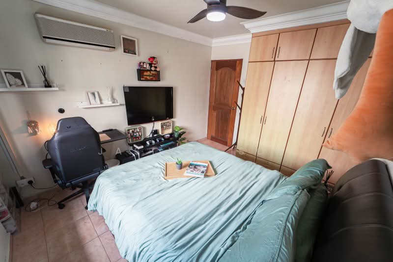 133 Rivervale Street, 133 Rivervale Street, 3 Bedrooms, 1,313 sqft, HDB Flat For Sale, by Jaslynn Soh, 25349738 - Common bedroom 1 - PropertyGuru.com.sg