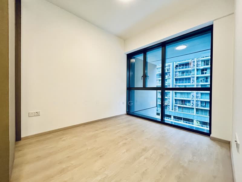 One-North Eden, 10 Slim Barracks Rise, 2 Bedrooms, 786 sqft, Condominium For Sale, by Alice Ng 黄素芳, 25349881 - Full height glass in master bedroom - PropertyGuru.com.sg
