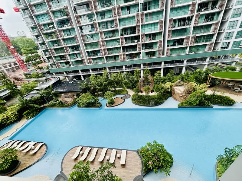 One-North Eden, 10 Slim Barracks Rise, 2 Bedrooms, 786 sqft, Condominium For Sale, by Alice Ng 黄素芳, 25349881 - Direct pool view - PropertyGuru.com.sg