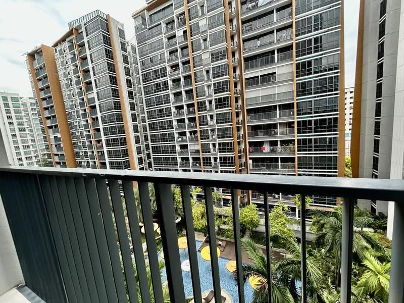 Coco Palms, 33 Pasir Ris Grove, Pasir Ris / Tampines, 1 Bedroom, 463 sqft, Condominium For Rent, by Loo Siew Hong 秀凤, 25352487 - Planter Balcony view - PropertyGuru.com.sg