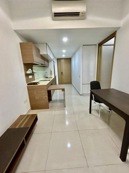 Coco Palms, 33 Pasir Ris Grove, Pasir Ris / Tampines, 1 Bedroom, 463 sqft, Condominium For Rent, by Loo Siew Hong 秀凤, 25352487 - Living room - PropertyGuru.com.sg