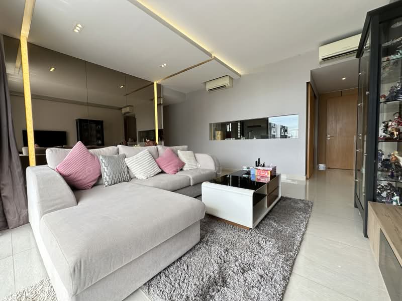La Fiesta, 52 Sengkang Square, 4 Bedrooms, 1,367 sqft, Condominium For Rent, by Dane Kau 高国豪, 25352524 - PropertyGuru.com.sg