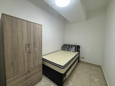 For Rent - UE Square