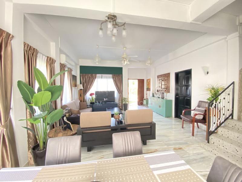 Black and White Detach hse, Terang Bulan ave, East Coast / Marine Parade, 4 Bedrooms, 2,500 sqft, Detached House For Rent, by Tim Seow, 25353960 - PropertyGuru.com.sg