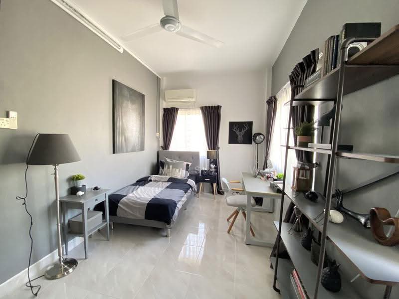 Black and White Detach hse, Terang Bulan ave, East Coast / Marine Parade, 4 Bedrooms, 2,500 sqft, Detached House For Rent, by Tim Seow, 25353960 - PropertyGuru.com.sg