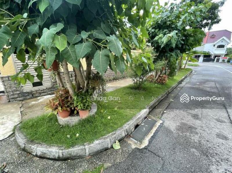 ️ ️ ️ SHANGRILA WALK JALAN CHENGAM ST NICHOLAS VIEW SemiDetached House