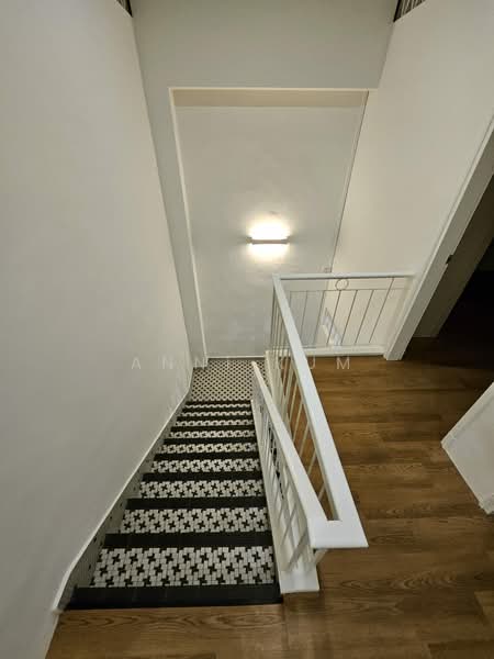 Modern Renovated 4 bedroom Terrace Walk to MRT, Parbury Ave, 4 Bedrooms, 2,200 sqft, Terraced House For Rent, by Anni Kum, 25356351 - PropertyGuru.com.sg