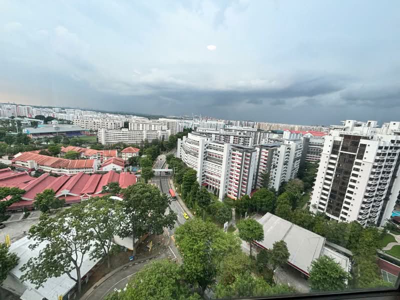 Parc Oasis, 51 Jurong East Avenue 1, 2 Bedrooms, 1,076 sqft, Condominium For Rent, by Mike Heng, 25356679 - PropertyGuru.com.sg