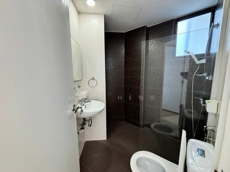 Parc Oasis, 51 Jurong East Avenue 1, 2 Bedrooms, 1,076 sqft, Condominium For Rent, by Mike Heng, 25356679 - PropertyGuru.com.sg