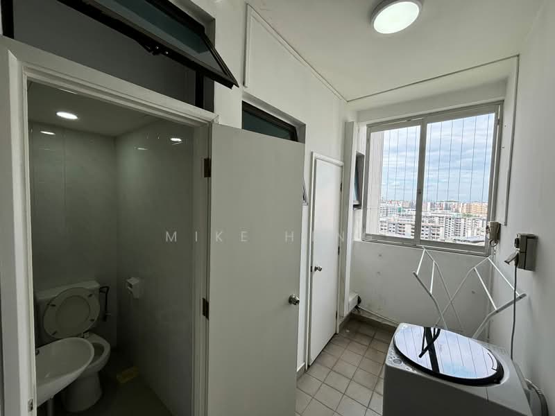 Parc Oasis, 51 Jurong East Avenue 1, 2 Bedrooms, 1,076 sqft, Condominium For Rent, by Mike Heng, 25356679 - PropertyGuru.com.sg