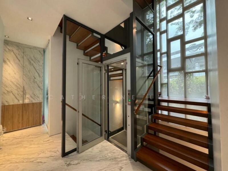 For Sale - ★Eminence Landed★ Renovated Cluster Semi-D @ Toh Crescent