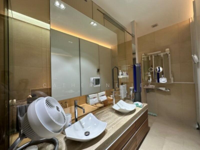 For Sale - ★Eminence Landed★ Renovated Cluster Semi-D @ Toh Crescent