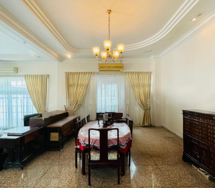 For Sale - Attractively Priced Detached in Holland, close to Henry Park, MRT & Amenities