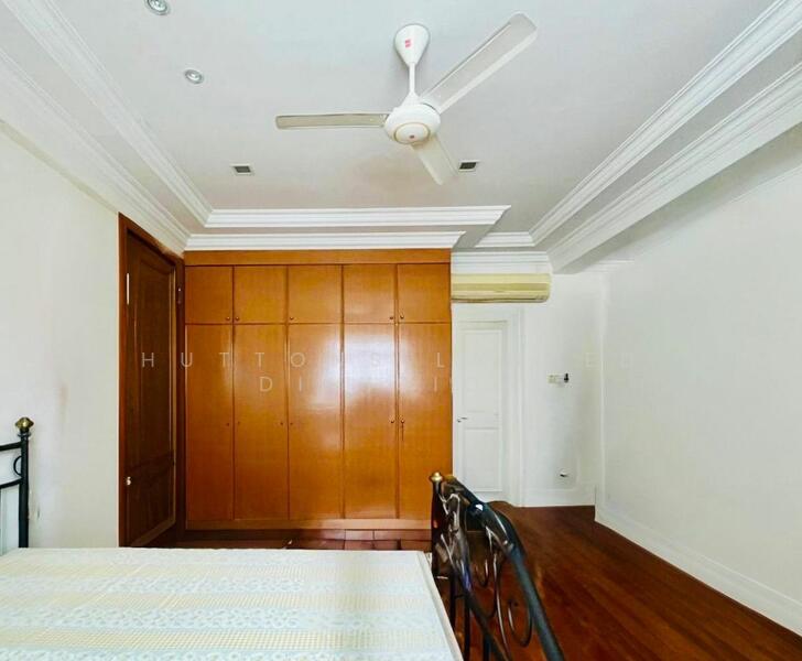 For Sale - Attractively Priced Detached in Holland, close to Henry Park, MRT & Amenities