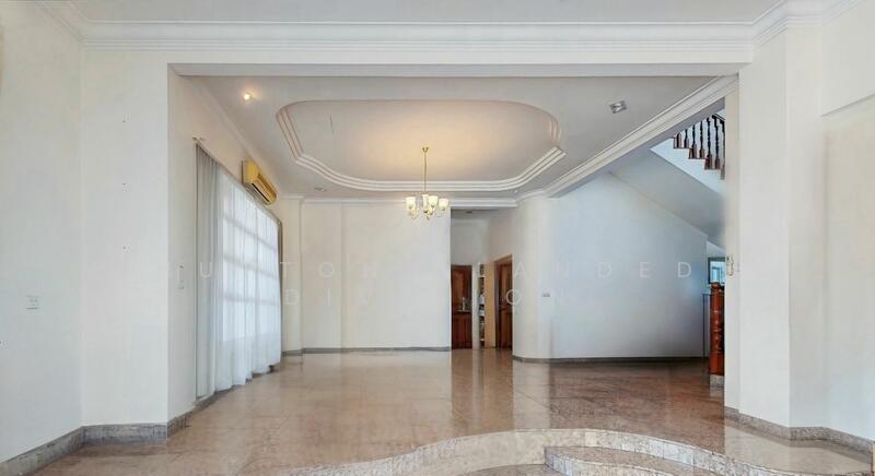 For Sale - Attractively Priced Detached in Holland, close to Henry Park, MRT & Amenities