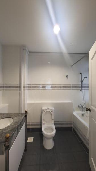 Leonie Condotel, 2 Leonie Hill Road, Orchard / River Valley, 4 Bedrooms, 2,568 sqft, Condominium For Rent, by Rick Yeong 杨祖耀, 25358276 - Bathroom - PropertyGuru.com.sg