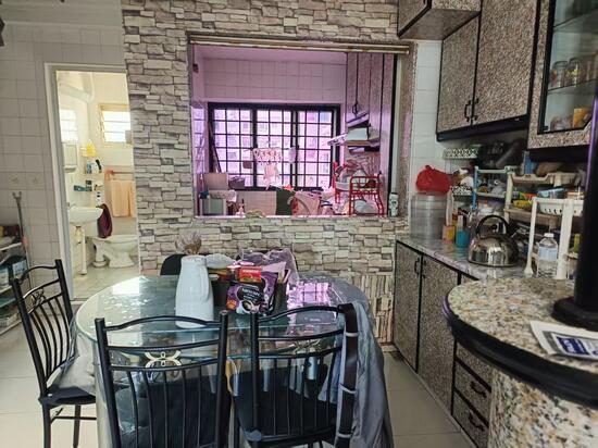 For Rent - 323 Tampines Street 33