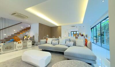 For Sale - ❤️ A Home You Want To Spend Time In ❤️ Stylish & Homely In Prime Serangoon Gardens